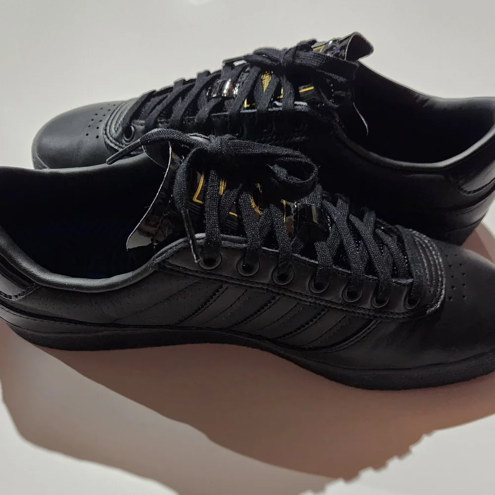 Adidas Puig Indoor Men's Size 8.5 - Picture 6 of 7